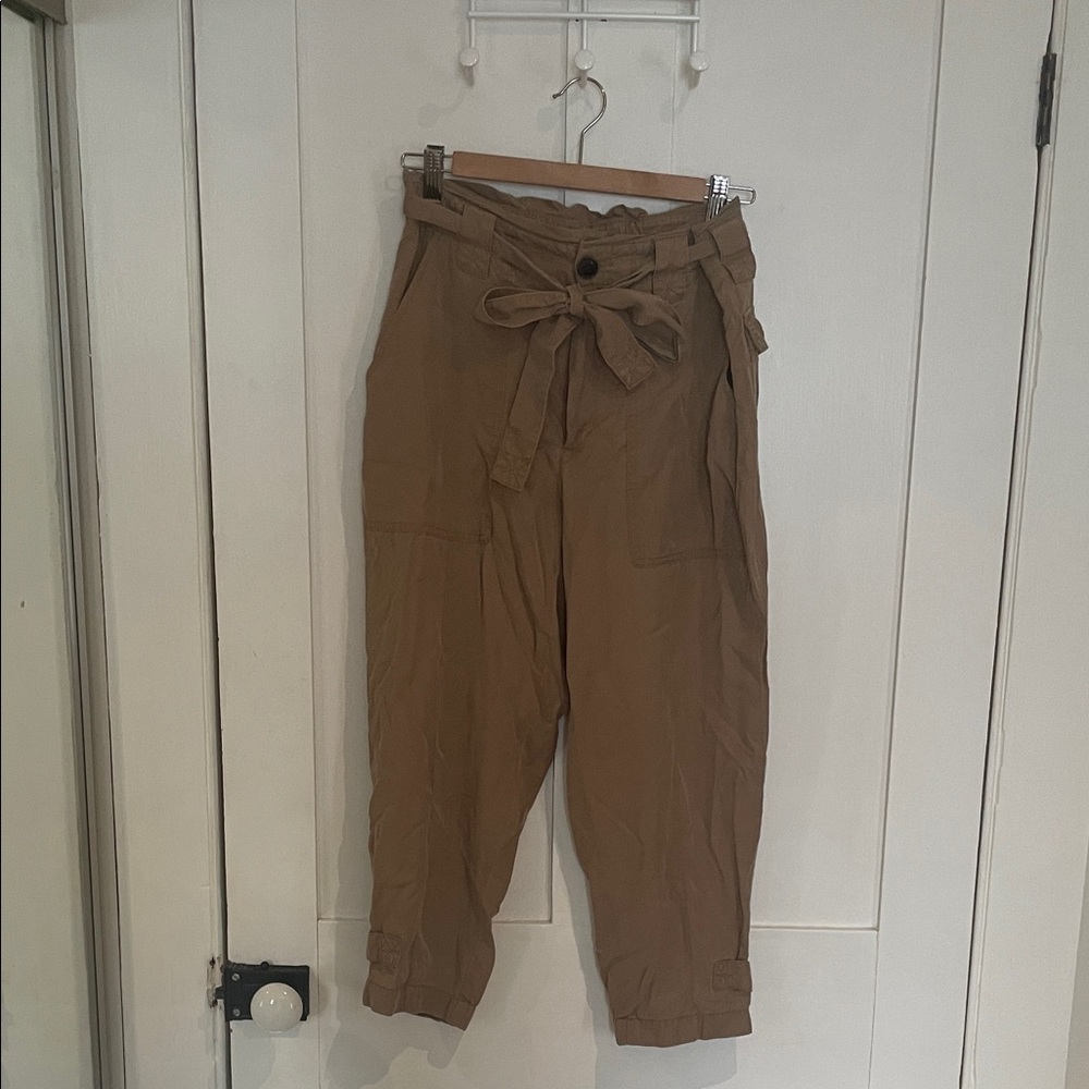 Banana Republic women’s Cargo Pants in Tan with Tie Waist
